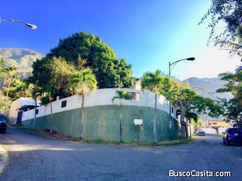 CASA EN EL MARQUES NORTE AL PIE DEL AVILA