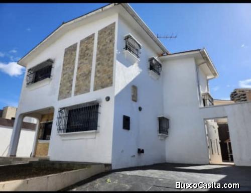 Eglée Suárez Vende Moderna Casa en Valles de Camoruco. 