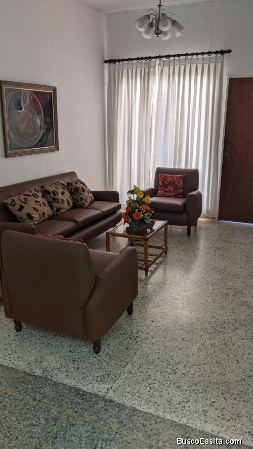 SE VENDE CASA EN LA CARRERA 16 ENTRE CALLE 17 Y AV VARGAS 