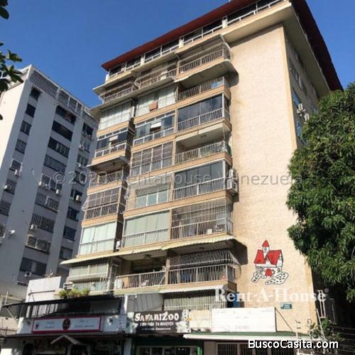 Amplio, comodo e iluminado 