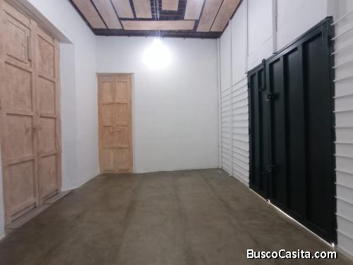 ZORAIDA ARAUJO ALQUILA LOCAL EN LA CANDELARIA VALENCIA FOL-588 04244574535