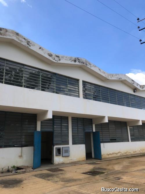 Eglée Suárez Vende Galpón Industrial en La Florida