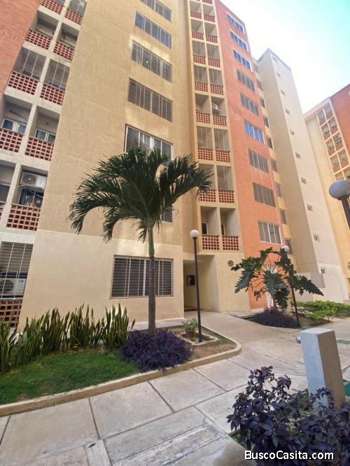 Eglée Suárez Vende Vende Apartamento en Res. Doral Country, Mañongo