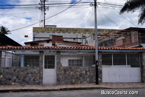 Venta  casa quinta   con anexo independiente en la parte de arriba . Ubicado En el limón , Aragua 