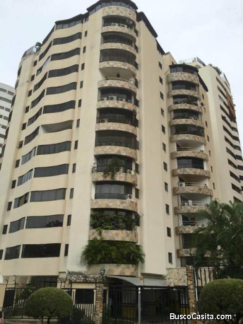 Eglée Suárez Vende Lujoso Pent House De 2 Niveles En El Parral