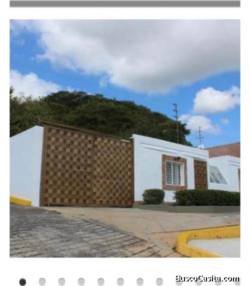 VENCO LINDA CASA EN BOSQUES DE LA LAGUNITA.