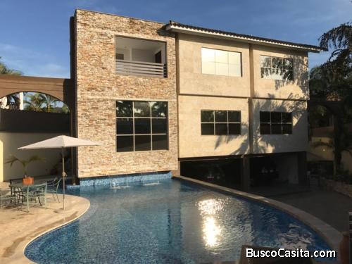 Eglée Suárez Vende Quinta de 3 niveles a Estrenar en Guataparo Country Club. 