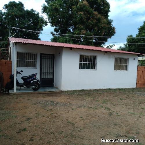Se vende cómoda casa unifamiliar 