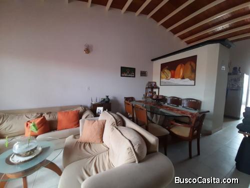 CASA EN AVENIDA RIBEREÑA EN URBANIZACIÓN LOS SAMANES, CABUDARE