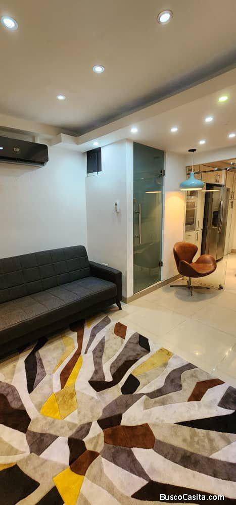 ESPECTACULAR TOWN HOUSE DE TRES NIVELES EN CAMINOS DE TARABANA