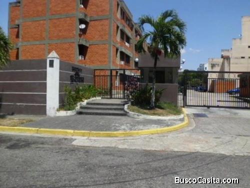 Venta Apartamento Amoblado Conj. Resid. Bayona, Urb. Los Guayabitos