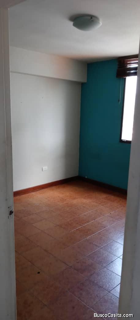 AMPLIO APARTAMENTO URB LOS CEDROS CERCA DEL SAMBIL