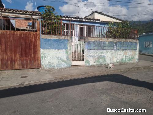 Casa en Calle Monseñor Rojas, Boconó, Trujillo (disponible para alquiler con opción a compra o venta