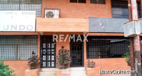 Oficina En Venta En Edificio Kamary, Avenida 5 De Diciembre.