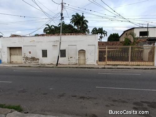 en venta terreno propio Centro- Oeste  Carrera 15 cerca del Parque Ayacucho.