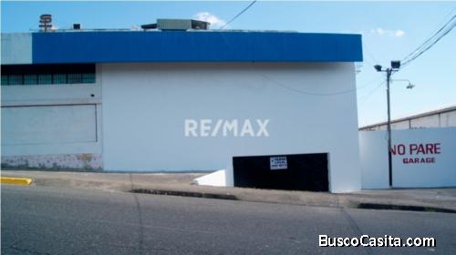 En Venta y con Financiamiento Depósito Local