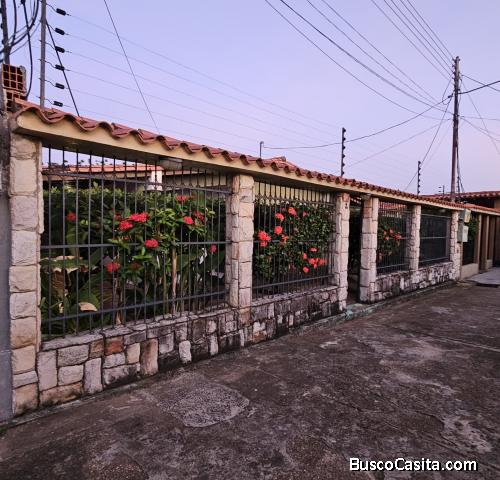 HERMOSA CASA QUINTA EN VALLE DE LA PASCUA - VIPEDI (GUARICO)