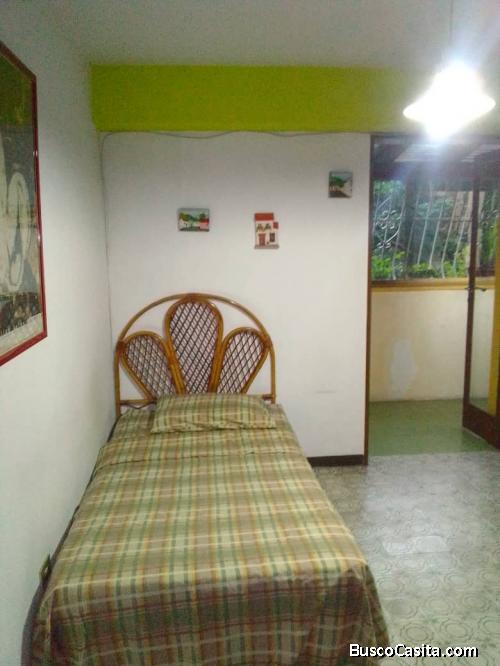 HABITACION EN LA URBINA PARA DAMA