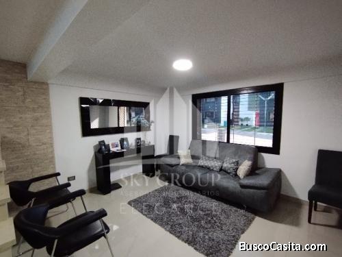 Espectacular Town House Semi-amoblado y equipado Urb el bosque