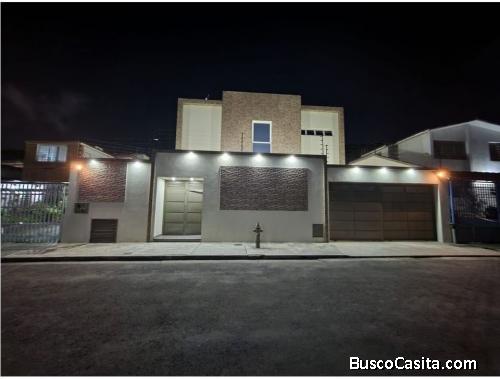 Venta de Townhouse Lujoso en Caracas Venezuela