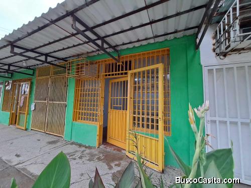 VENDO CASA INCLUYE DOS LOCALES COMERCIALES AVENIDA 03 UNARE 02 SECTOR 01 ZONA COMERCIAL