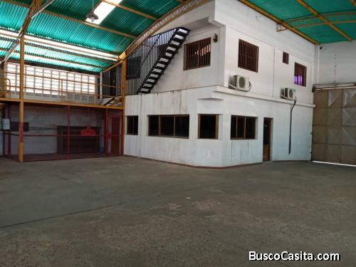 VENDO GALPON CON LOCAL COMERCIAL EN ANACO