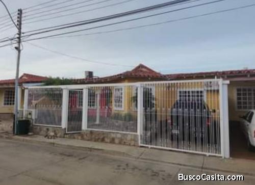 CASA EN LA PLAYA EN VENTA
