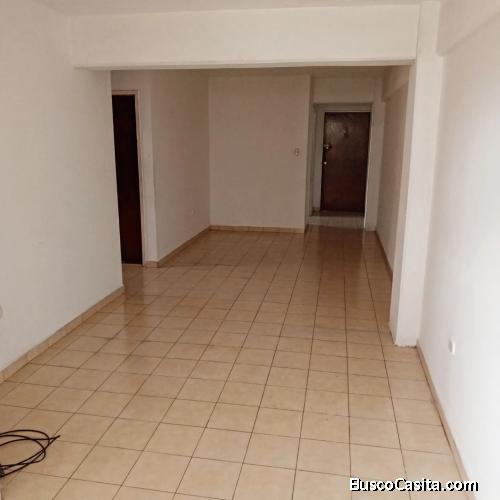 Se alquila Apartamento sin amoblar 