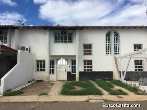 Se vende Town house circuito cerrado Puerta Maraven Punto Fijo Falcón