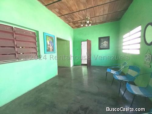 Casa en venta cerca de las Av. Manaure y Ruiz Pineda en Coro Estado Falcon, Venezuela