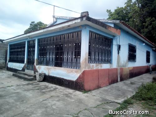 Casa con terreno de 3557,91 mts2  en Valencia Tocuyito municipio Libertador