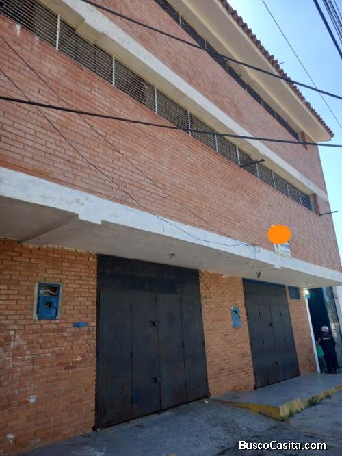 VENDO LOCAL COMERCIAL DE 3 PISOS EN SAN BLAS