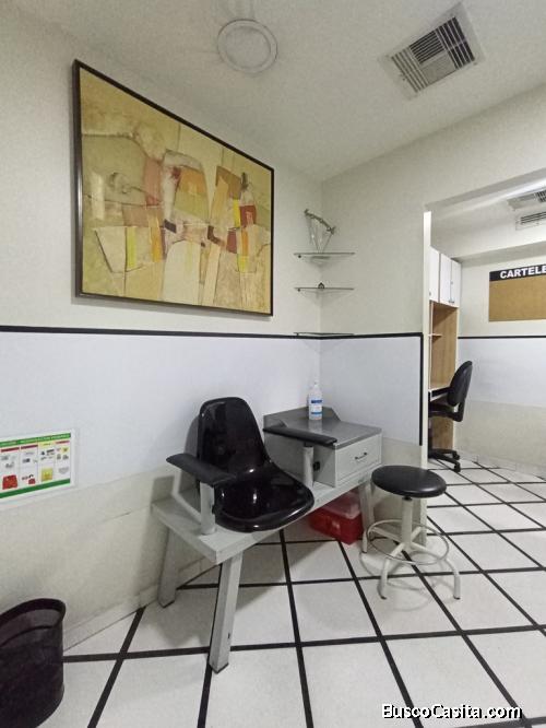 Se alquila lindo Consultorio Médico de 35 mts2 en Sabana Grande