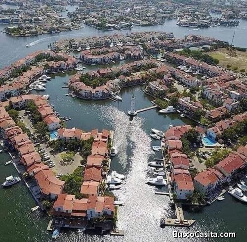 Bello apartamento ubicado en el Morro Lecheria