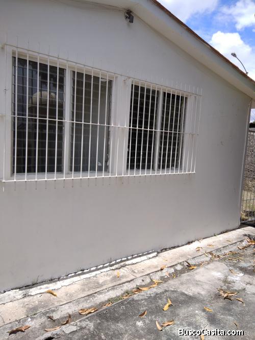 Amplia casa de esquina en Venta, Ciudad Alianza, Guacara, 400 M2.