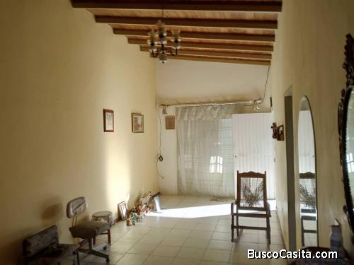 Excelente Vivienda en Valles del Tuy, con estacionamiento propio.