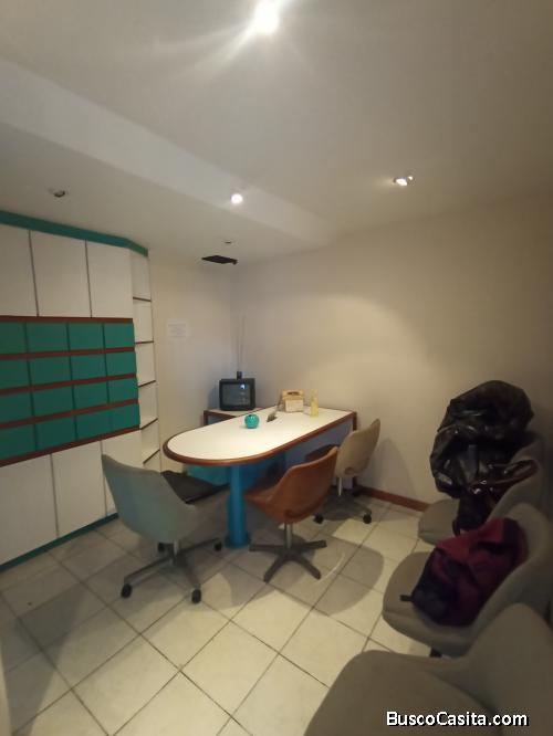 Venta de Oficina Consultorio y Quirofano 57 mts2 en los Caobos