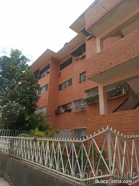 Económico Apartamento en Venta con estacionamiento en Pedro Camejo