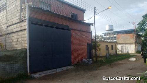 GALPON EN NAGUANAGUA  A POCOS MTRS DE LA AV UNIVERSIDAD