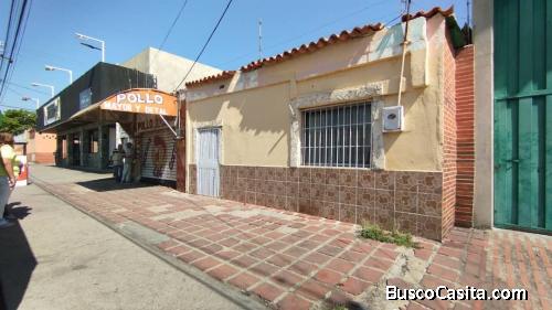 Casa comercial en venta. Av. Venezuela calle 44