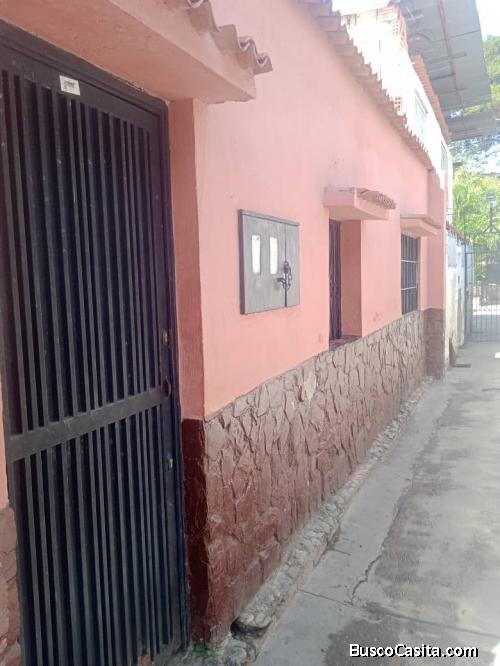 Casa + (2) Anexos en Guarenas 7 habs 4 baños EN VENTA