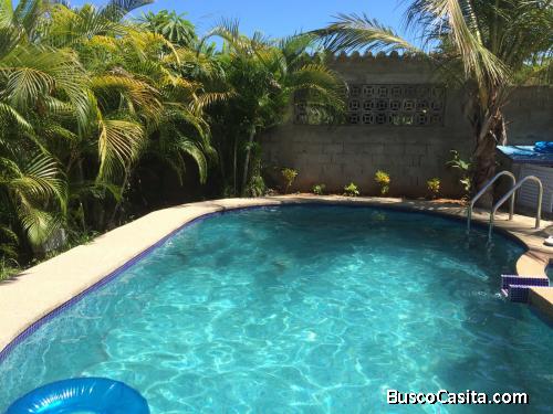 Casa semi construida con piscina