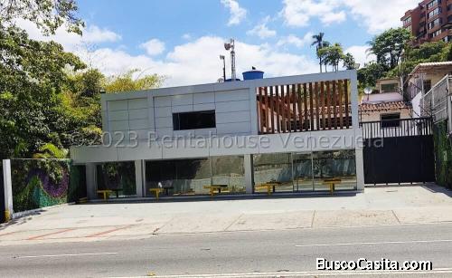 Venta de casa comercial en Chuao 23-27372