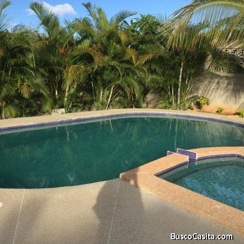 Casa semi construida con piscina