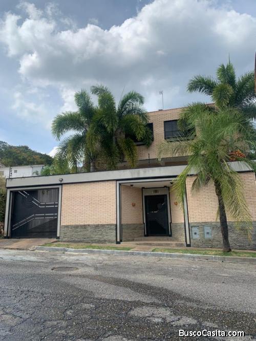 Amplia y hermosa casa en zona residencial