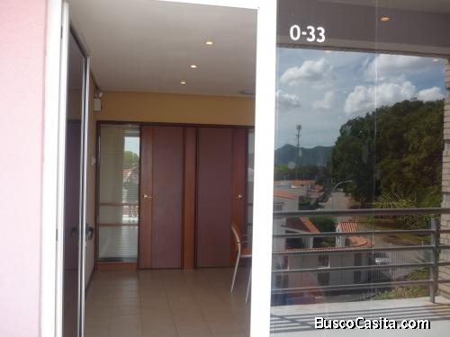 Oficina ubicada en Centro Comercial cerca de Supermercado