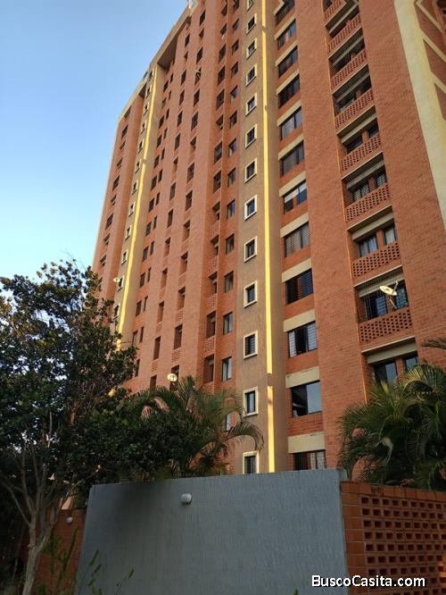 Se alquila Apartamento en Res. Lomas de los Mangos, Urb. Los Mangos, Valencia. 