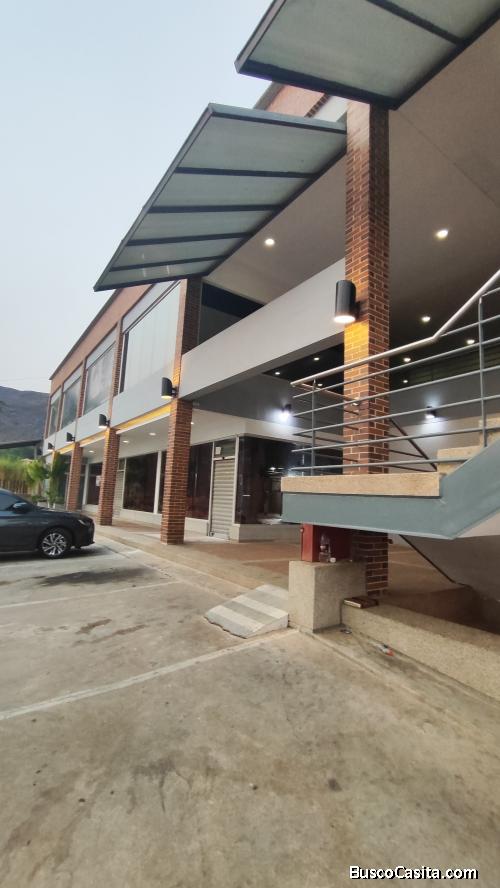 Local con mezzanina ubicado estratégicamente cerca de los restaurantes