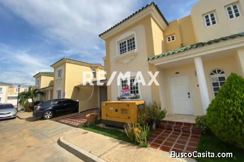 Townhouse Venta Maracaibo Villa Oasis Country III 020424
