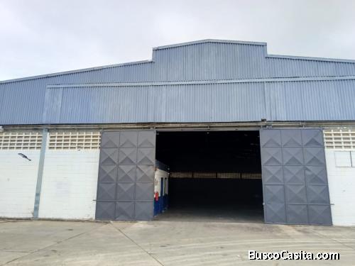 Alquiler de galpón de 1.633m² en zona industrial Valencia 